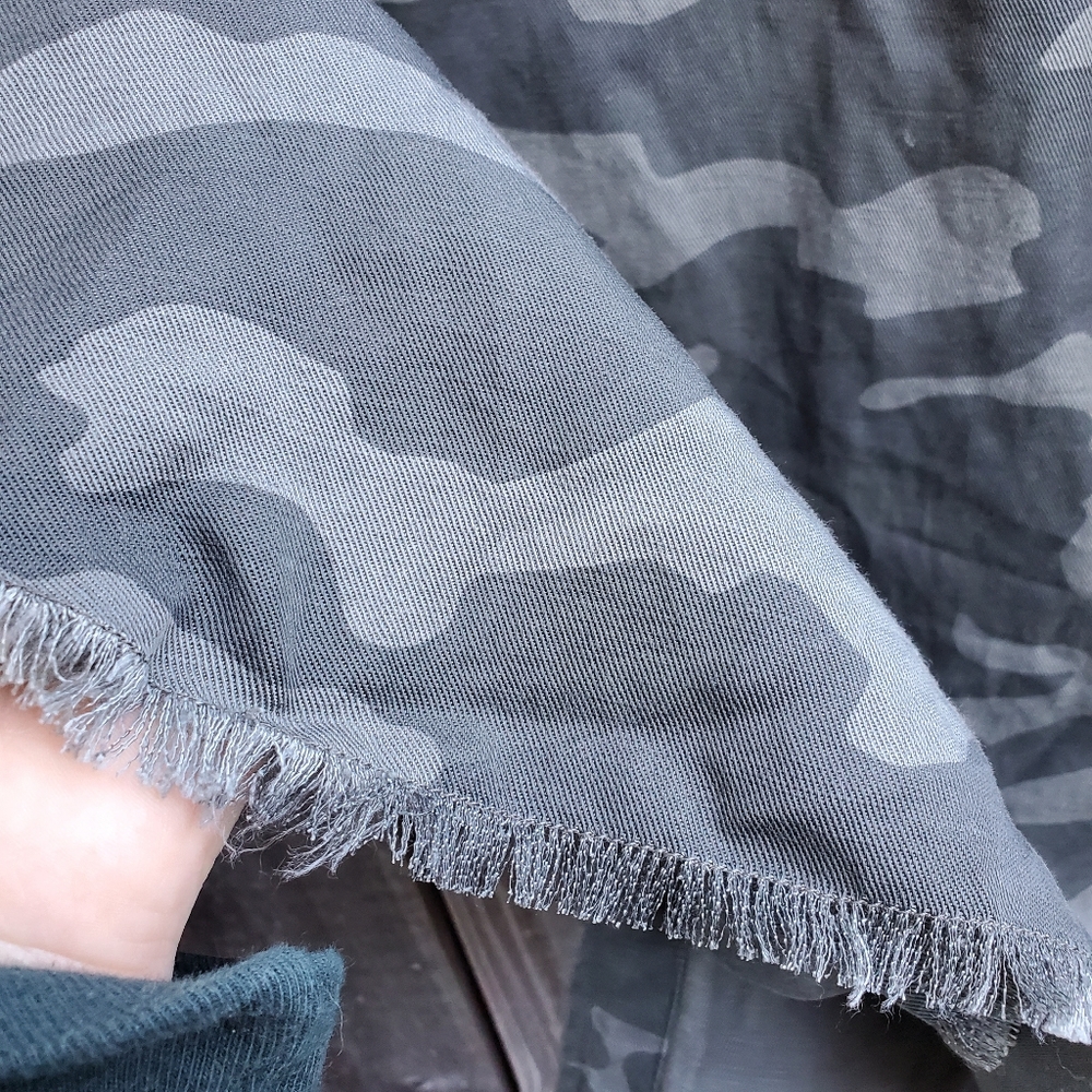 Rails Camo Star Raw Hem Button Front Top - image 8